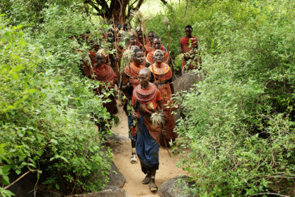 Samburu-Women-Singing-Prayers-PSM_6899