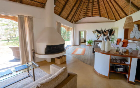 Camp-solio-lodge-suite-3-living