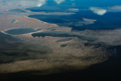 Helicopter-Landscape-Flamingos-Northern-Kenya-PSM_1156