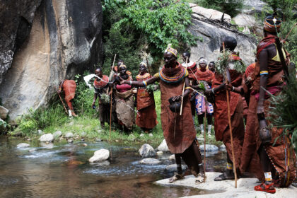 Samburu-Women-Singing-Prayers-DSC_3191